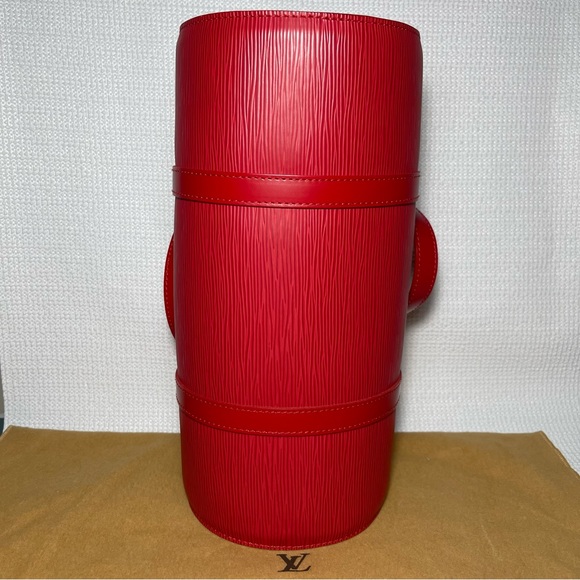 AUTHENTIC Louis Vuitton Epi Soufflot handbag and pouch - Picture 10 of 16